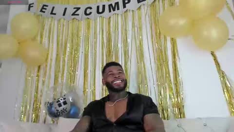 Snapshot of makonneen chatting on 05-26-26, 10:17 Makonnen online show from 05-26-26, 10:17
