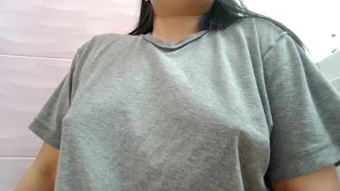 Snapshot of makulato chatting on 05-21-26, 02:35 Maya online show from 05-21-26, 02:35