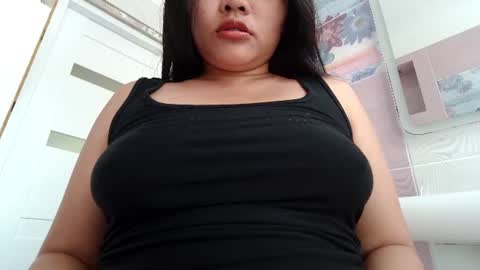 Snapshot of makulato chatting on 07-02-26, 01:06 Maya online show from 07-02-26, 01:06