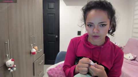 Snapshot of mal_norma chatting on 02-21-25, 02:06 Mal Norma online show from 02-21-25, 02:06