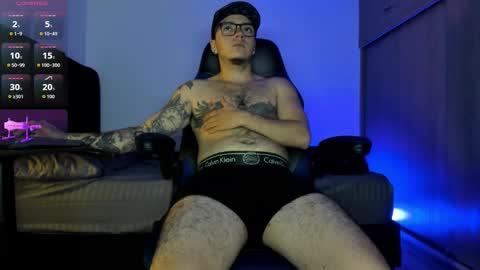 ADAM         online show from 10-06-25, 05:38