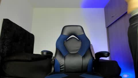 ADAM         online show from 10-11-25, 05:11