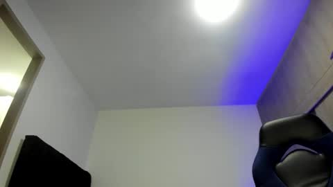 ADAM         online show from 11-06-25, 02:12