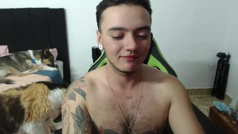 Snapshot of male_pussy chatting on 04-30-26, 02:18 ADAM online show from 04-30-26, 02:18