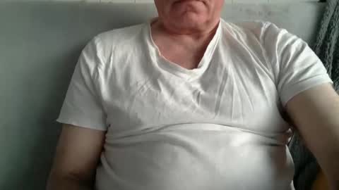 male_toy1 online show from 04-24-26, 06:10