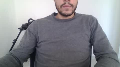 Snapshot of maleboyz chatting on 01-09-25, 11:25 Boybi online show from 01-09-25, 11:25