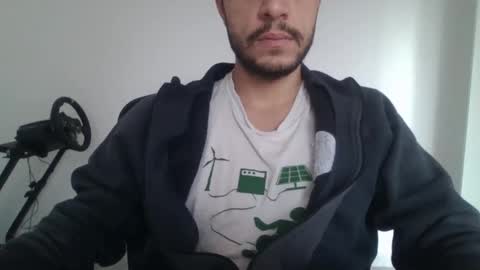 Snapshot of maleboyz chatting on 01-12-25, 07:32 Boybi online show from 01-12-25, 07:32