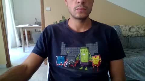 Snapshot of maleboyz chatting on 10-09-25, 03:21 Boybi online show from 10-09-25, 03:21