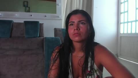 Snapshot of maleja_ruiz2 chatting on 02-18-25, 04:16 Aleja online show from 02-18-25, 04:16