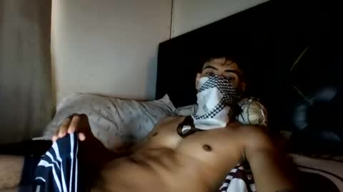 Snapshot of malekthick chatting on 06-11-26, 01:31 malekthick online show from 06-11-26, 01:31
