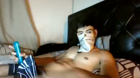 Snapshot of malekthick chatting on 06-12-26, 03:05 malekthick online show from 06-12-26, 03:05