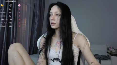 Snapshot of malenkiykamen chatting on 05-04-26, 06:04 piu online show from 05-04-26, 06:04