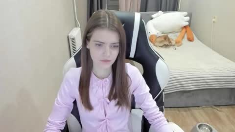 Snapshot of malia__hale chatting on 09-19-25, 10:43 Malia online show from 09-19-25, 10:43