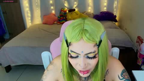 maliciaxpoison online show from 05-18-26, 01:13