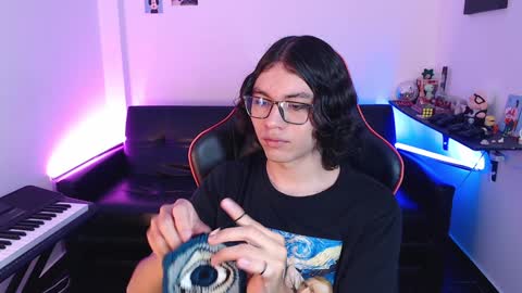 Snapshot of malik_harrison_ chatting on 02-05-25, 03:52 Malik online show from 02-05-25, 03:52