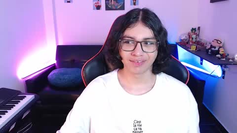Snapshot of malik_harrison_ chatting on 02-27-25, 03:48 Malik online show from 02-27-25, 03:48