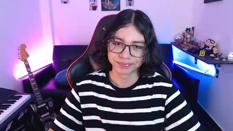 Snapshot of malik_harrison_ chatting on 03-04-25, 04:09 Malik online show from 03-04-25, 04:09
