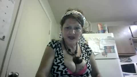Snapshot of malinda702 chatting on 10-13-25, 03:17 malinda702 online show from 10-13-25, 03:17
