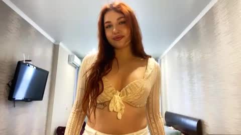 Snapshot of malindagriffo chatting on 10-23-25, 10:25 Isabella online show from 10-23-25, 10:25