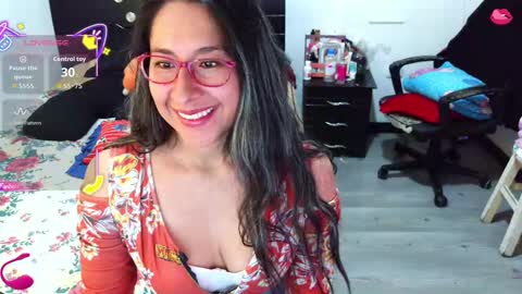 Snapshot of malishka_fox chatting on 09-23-25, 05:05 Malishka  online show from 09-23-25, 05:05