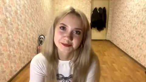 Snapshot of mallkaoverocker chatting on 01-13-26, 03:17 Amelia online show from 01-13-26, 03:17