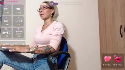 Snapshot of malory_golosa chatting on 01-22-25, 01:42 Malory online show from 01-22-25, 01:42