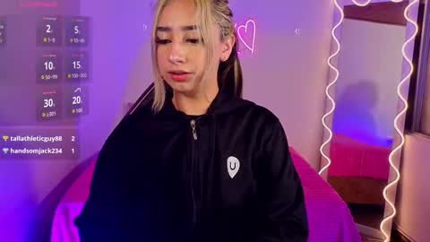 Malory  online show from 11-23-25, 11:43