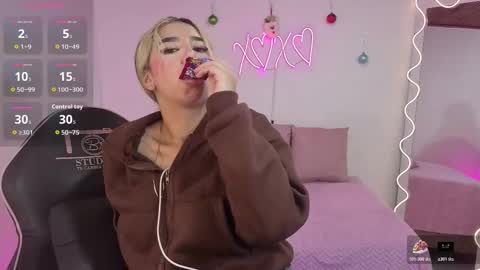 Malory  online show from 01-06-26, 07:06