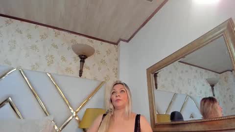 Snapshot of malorysweet chatting on 02-17-26, 11:50 MalorySweet online show from 02-17-26, 11:50