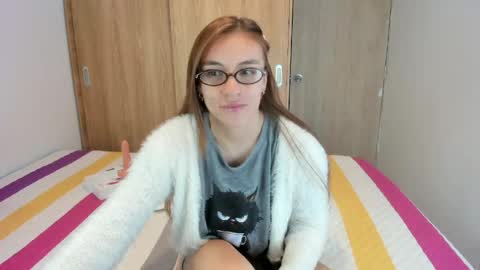 instagram  nueela   online show from 06-05-26, 11:21
