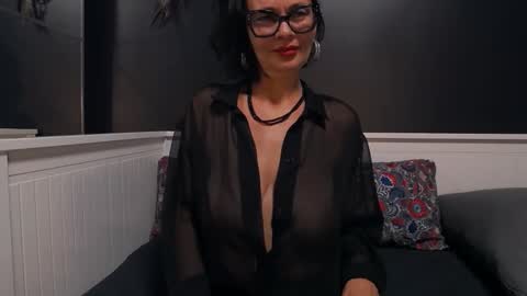 ioana love online show from 05-21-26, 09:11