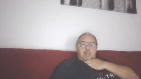 Snapshot of mambow99 chatting on 02-16-25, 01:25 OLDMANFREE online show from 02-16-25, 01:25