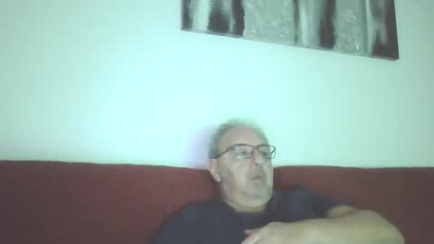 Snapshot of mambow99 chatting on 03-02-25, 01:58 OLDMANFREE online show from 03-02-25, 01:58