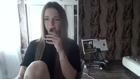 Snapshot of mamie_trish chatting on 02-15-25, 09:05 Mamie Trish online show from 02-15-25, 09:05