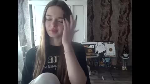 Snapshot of mamie_trish chatting on 02-19-25, 10:12 Mamie Trish online show from 02-19-25, 10:12