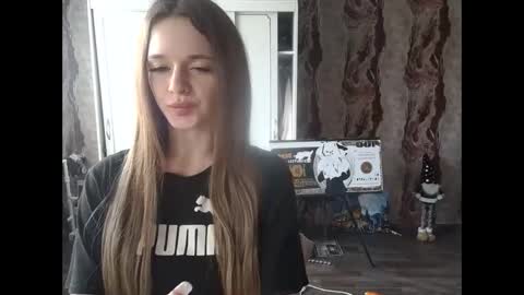 Snapshot of mamie_trish chatting on 02-21-25, 01:33 Mamie Trish online show from 02-21-25, 01:33