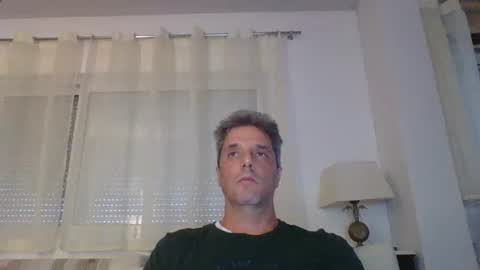 Snapshot of man211172 chatting on 10-04-25, 03:43 man211172 online show from 10-04-25, 03:43