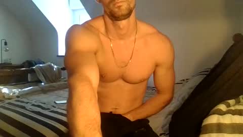 Snapshot of man_for_man69 chatting on 10-02-25, 08:43 man for man69 online show from 10-02-25, 08:43