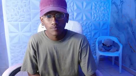 Snapshot of man_sant11 chatting on 04-12-26, 04:34 man_sant11 online show from 04-12-26, 04:34