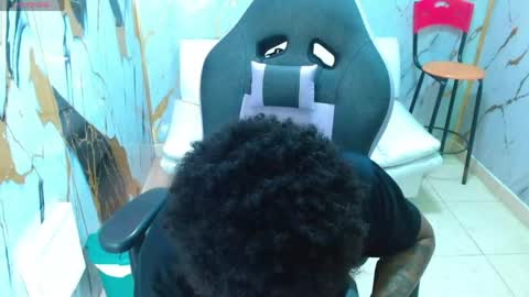 Snapshot of man_sant11 chatting on 05-11-26, 03:40 man_sant11 online show from 05-11-26, 03:40