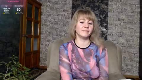 Snapshot of mandy_foxxx chatting on 10-17-25, 11:24 Mandy online show from 10-17-25, 11:24