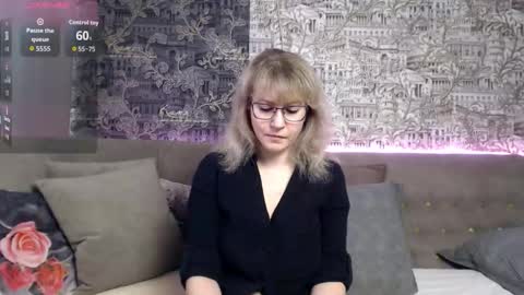 Snapshot of mandy_foxxx chatting on 10-25-25, 10:12 Mandy online show from 10-25-25, 10:12