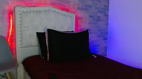 MANDY  online show from 10-20-25, 12:16