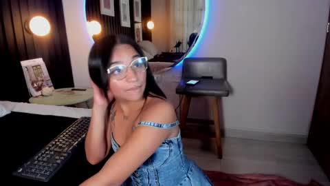 manelyk_evanss online show from 05-27-26, 06:16