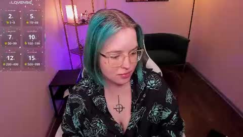 manic_pixie_ online show from 07-01-26, 03:56