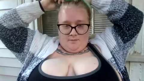Snapshot of manicpixiepop chatting on 07-29-26, 10:57 ManicPixiePop online show from 07-29-26, 10:57