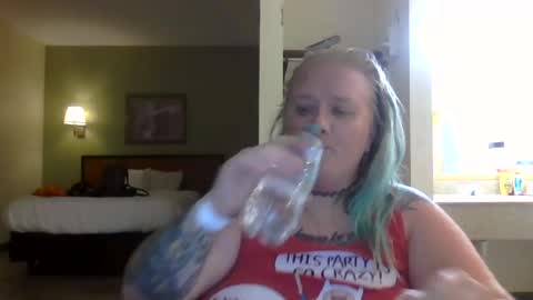 Snapshot of manicpixiepop chatting on 07-31-26, 07:19 ManicPixiePop online show from 07-31-26, 07:19