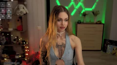 Amelie online show from 10-30-25, 02:35