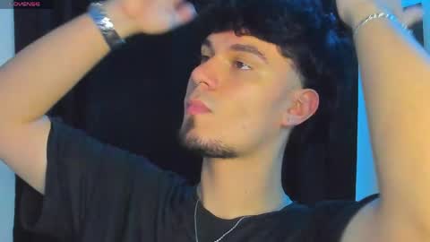 Snapshot of manu__05 chatting on 06-04-26, 02:06 independent model online show from 06-04-26, 02:06
