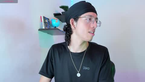 Manuel online show from 10-25-25, 04:31